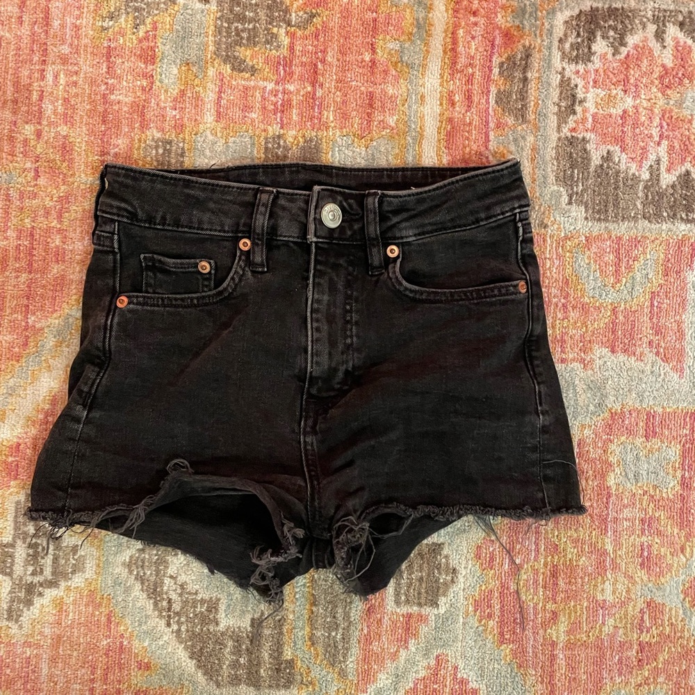 Black H&M shorts